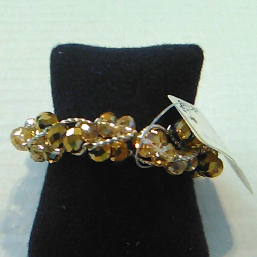 Nwt Goldtone crystal bracelet - Picture 6 of 8